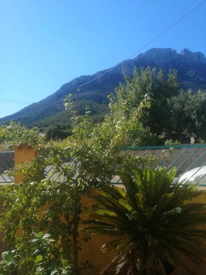 Bed & Breakfast Da Mintonia 3*, Oliena Itália