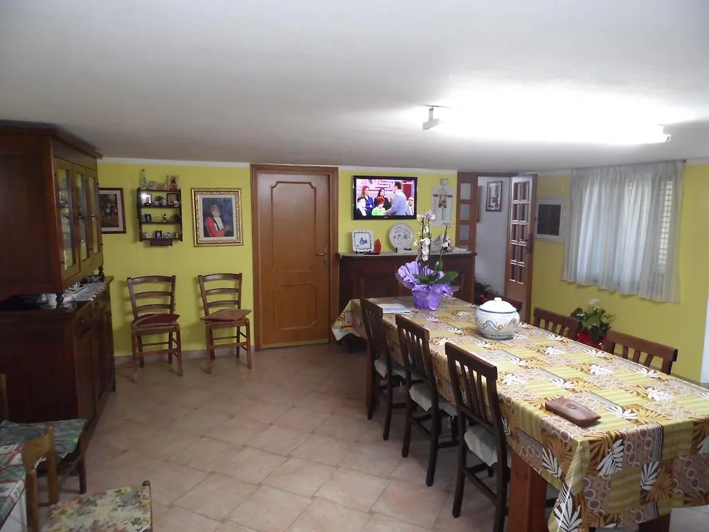 Bed & Breakfast Da Mintonia 3*, Oliena Itália